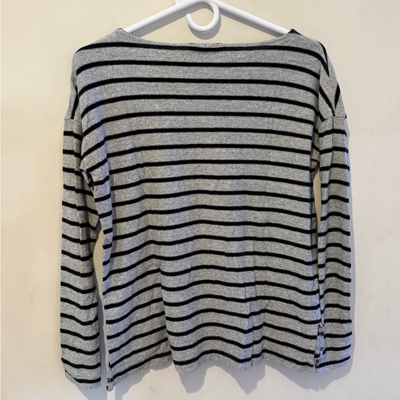 J Crew Long sleeved T - Picture 2 of 3